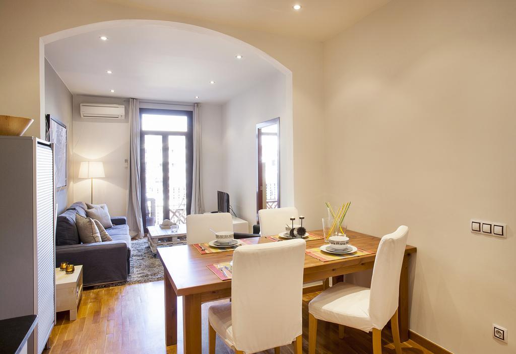 Apartments Barcelona & Home Deco Viladomat Eksteriør billede