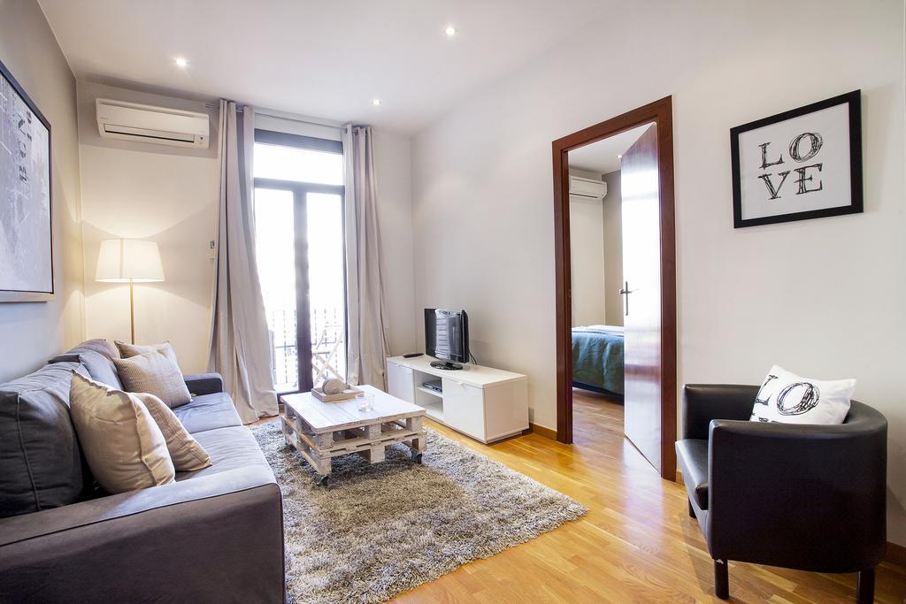 Apartments Barcelona & Home Deco Viladomat Eksteriør billede
