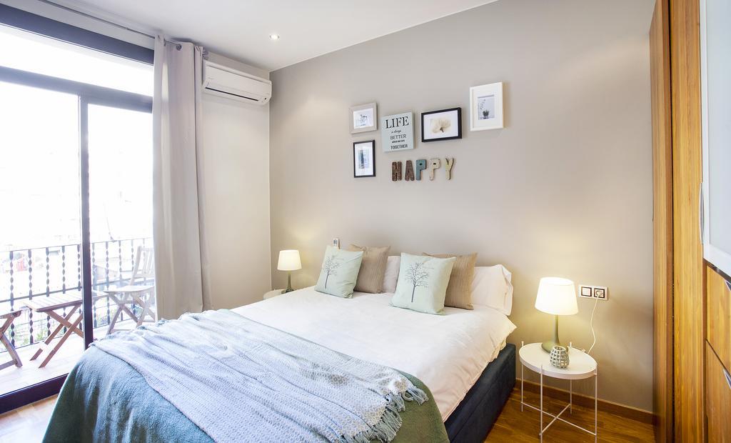 Apartments Barcelona & Home Deco Viladomat Eksteriør billede