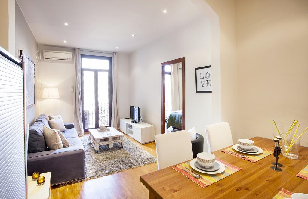 Apartments Barcelona & Home Deco Viladomat Eksteriør billede